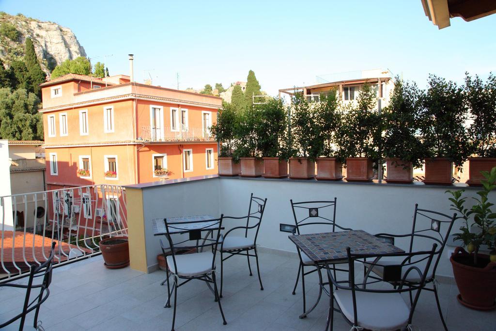 B&B Evelyne Taormina Eksteriør bilde